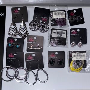 16 BeautifulPairs of  Paparazzi Earrings. Vintage.